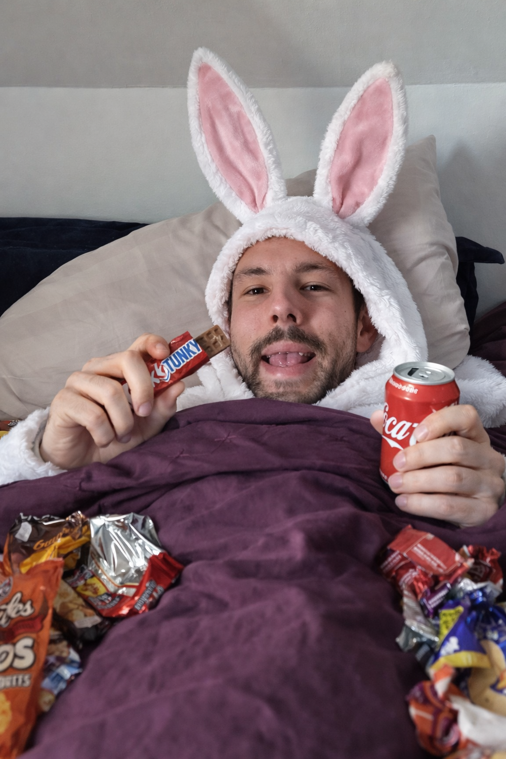 Das Schlickerhäschen mit Hasenohren, Süßigkeiten und guter Laune